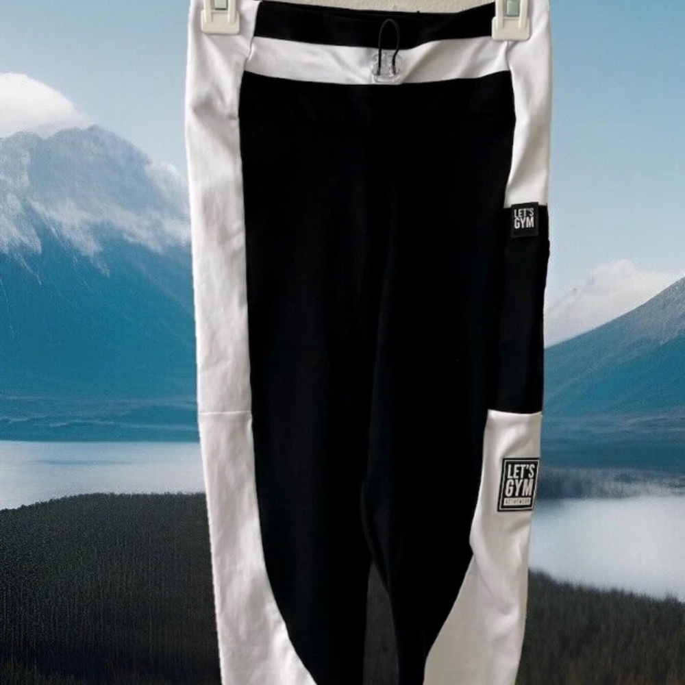 NWT-Let’s Gym leggings black white size small women yoga, CrossFit Msrp $79